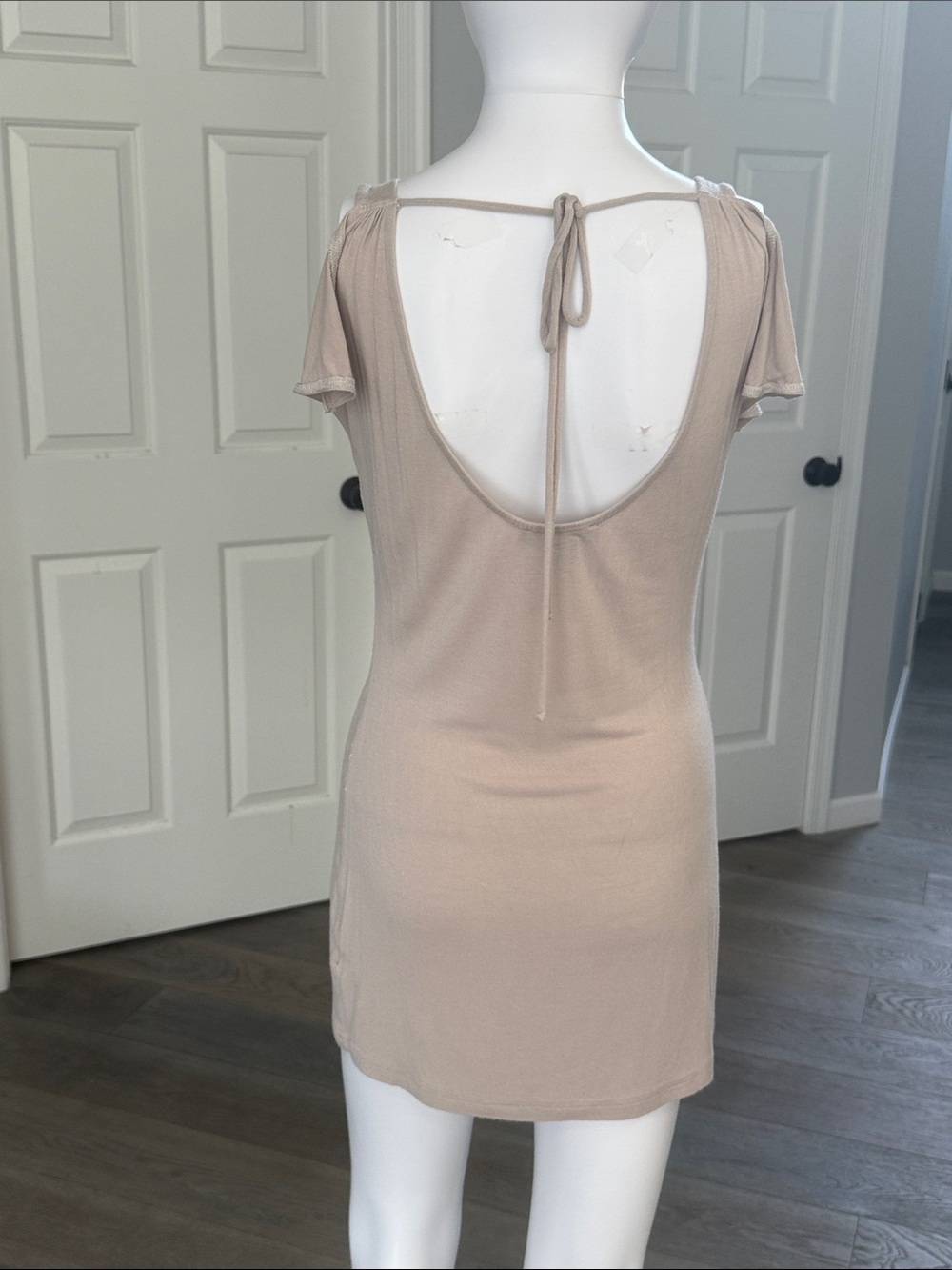 Guess Beige Taupe Skull Graphic Tee Open Back Cap Butterfly Sleeves Mini Dress-M - Picture 4 of 7